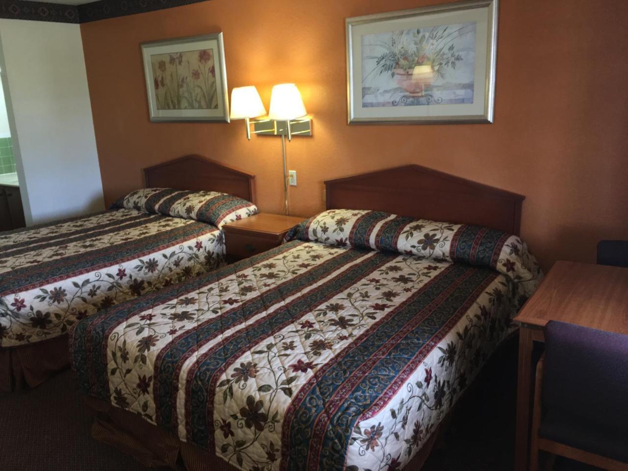 Finn'S Motel Saint James 外观 照片