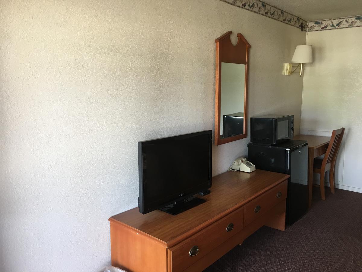 Finn'S Motel Saint James 外观 照片