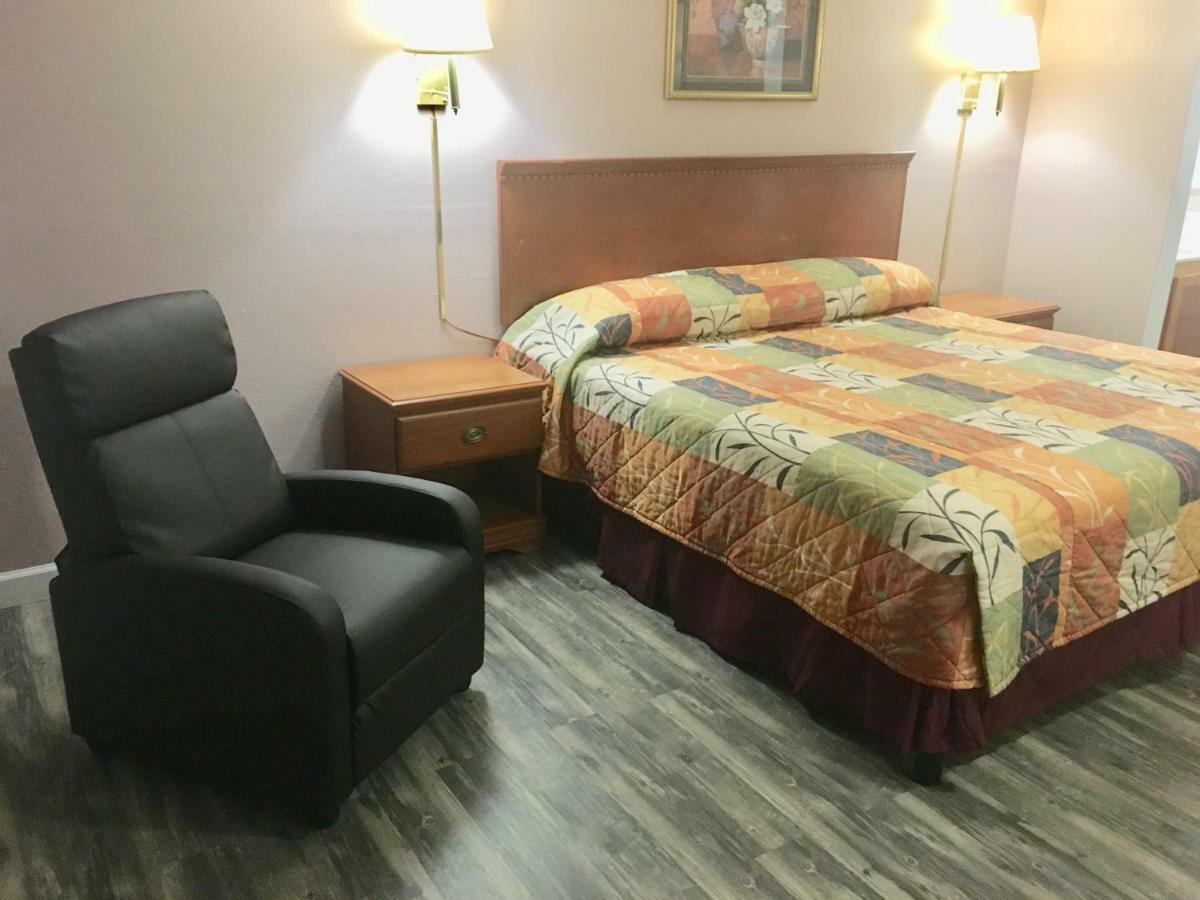 Finn'S Motel Saint James 外观 照片
